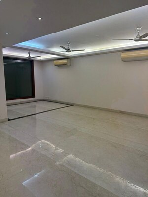 3 BHK Builder Floor For Rent in Defence Colony