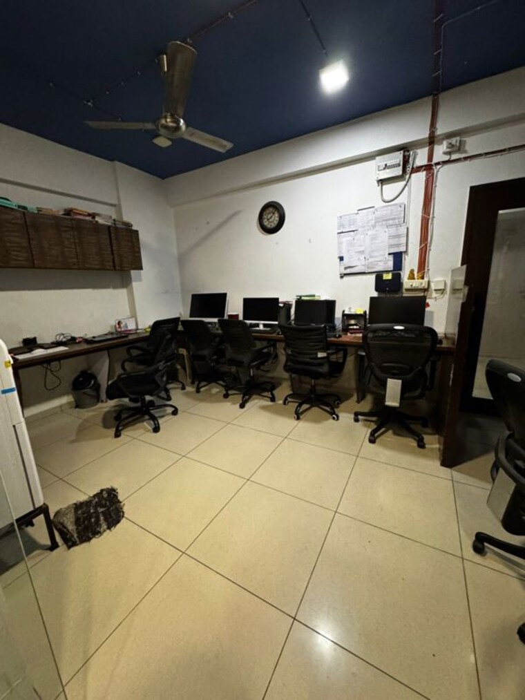 Team Area, prahlad nagar Commercial Office Space in IT/SEZ 500 Sq.Ft. In Prahlad Nagar Ahmedabad 10276907