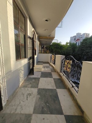 Balcony in 3 BHK Builder Floor at Ansal Sushant Lok I, Sector 43 – for Rent