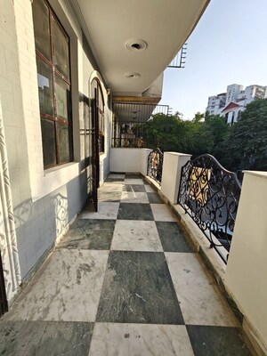 Balcony in 3 BHK Builder Floor at Ansal Sushant Lok I, Sector 43 – for Rent