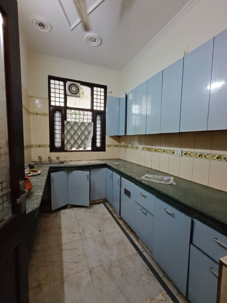 Kitchen, ansal-sushant-lok-i 3 Bedroom 215 Sq.Yd. Builder Floor In Sector 43 Gurgaon 10276929