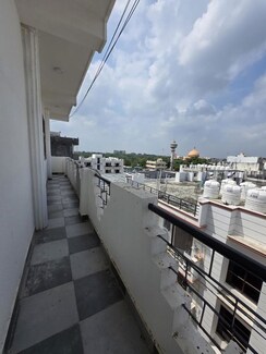 2 BHK + Servant Room,Extra Room Apartment For Rent in Chattarpur