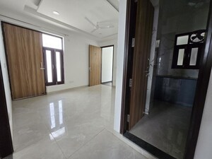 Room in 2 BHK Apartment at Chattarpur – for Rent
