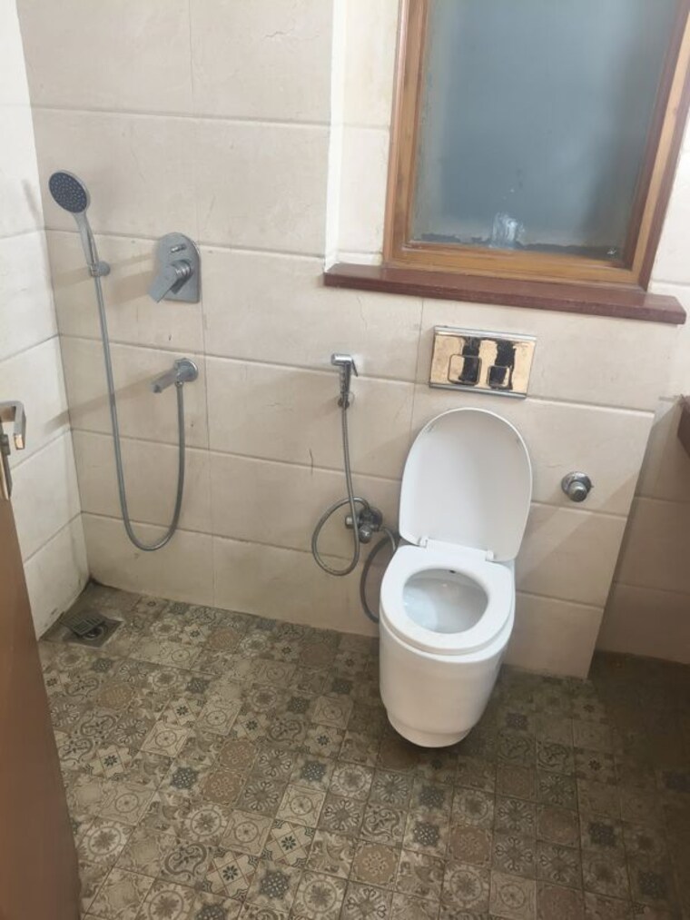 Bathroom, ansal-plaza-gurgaon 4 Bedroom 4000 Sq.Ft. Builder Floor In Palam Vihar Gurgaon 10277003