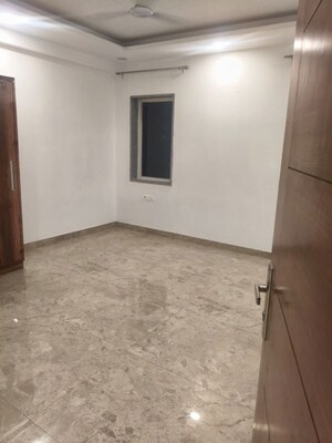Room in 4 BHK Builder Floor at Ansal Plaza Gurgaon, Palam Vihar – for Rent