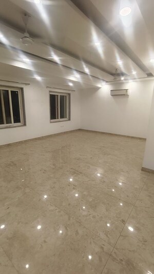 Room in 4 BHK Builder Floor at Ansal Plaza Gurgaon, Palam Vihar – for Rent