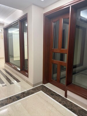  3 BHK Builder Floor at Defence Colony – for Rent