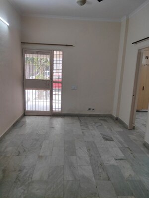 Room in 2 BHK Apartment at Shipra Suncity, Vaibhav Khand – for Sale