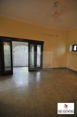 2 BHK Builder Floor For Rent in Jangpura