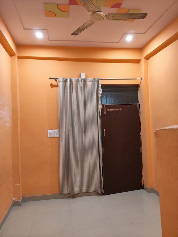 1 Rk  350 Sq.Ft. Independent House in JLD Tower