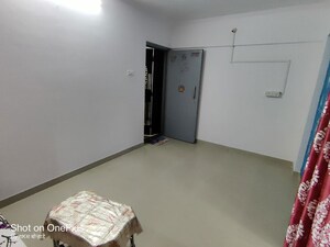 Room in 2 BHK Apartment at Amardeep CHS Tilak Nagar, Tilak Nagar – for Rent
