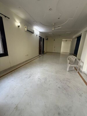 3 BHK Builder Floor For Rent in South City 2