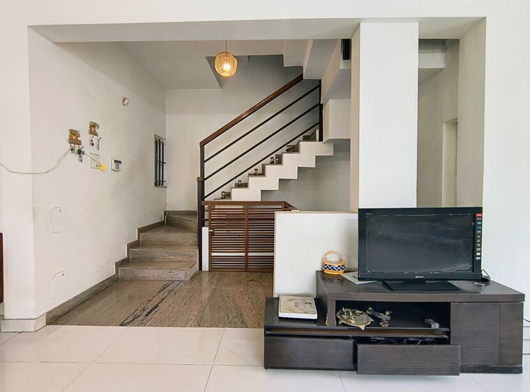 Living Room, b-u-bhandari-chrrysalis-row-house 3 Bedroom 3000 Sq.Ft. Villa In Wagholi Pune 10277093
