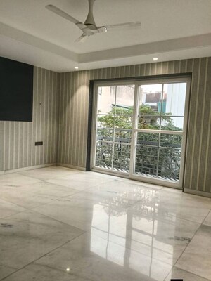 Room in 3 BHK Builder Floor at Defence Colony – for Sale