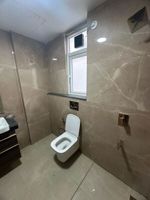 Bathroom in 3 BHK Builder Floor at Smart World Orchard, Sector 61 – for Rent