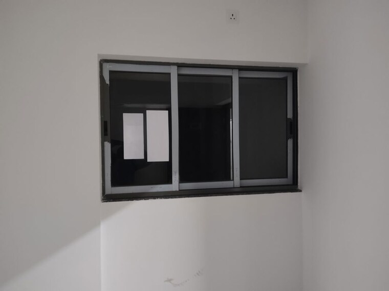 Room, uk-iridium 1 RK 250 Sq.Ft. Apartment In Kandivali East Mumbai 10277136