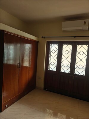 Room in 3 BHK Apartment at Dona Paula – for Rent