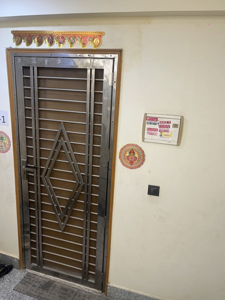 Other, rajpur khurd extension 2 Bedroom 70 Sq.Yd. Apartment In Rajpur Khurd Extension Delhi 10277033