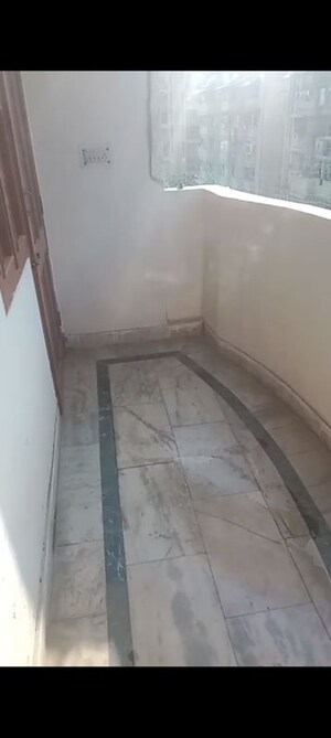 Furnished Amenities in 4 BHK Apartment at Sector 11 Dwarka – for Rent