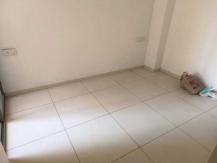 Room, corporate road 2 Bedroom 1100 Sq.Ft. Apartment In Corporate Road Ahmedabad 10277196