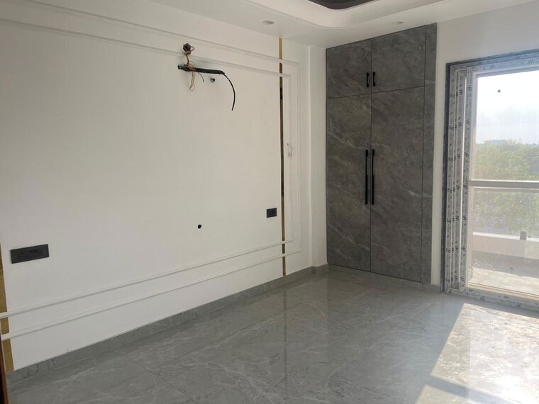 Room, sector 77 3 Bedroom 190 Sq.Ft. Builder Floor In Sector 77 Faridabad 10277216