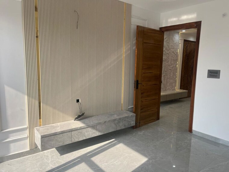 Bathroom, sector 77 3 Bedroom 190 Sq.Ft. Builder Floor In Sector 77 Faridabad 10277216
