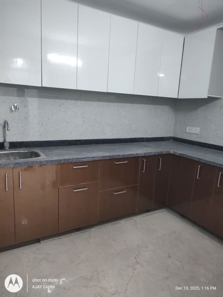 Kitchen, dlf phase i 5 Bedroom 440 Sq.Yd. Apartment In Dlf Phase I Gurgaon 10277226