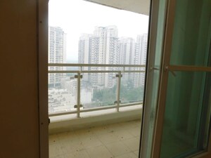 Balcony in 6 BHK Apartment at Dlf Phase ii – for Rent