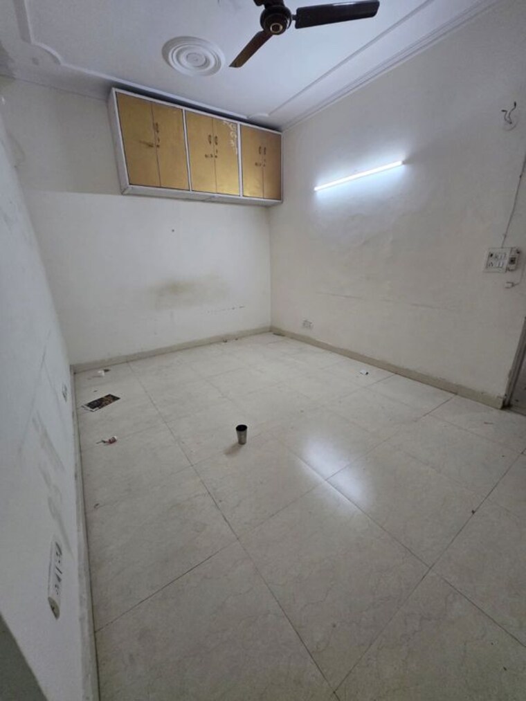 Room, east of kailash 1 Bedroom 550 Sq.Ft. Builder Floor In East Of Kailash Delhi 10277245