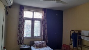 Room in 4 BHK Apartment at Sector 43 – for Rent