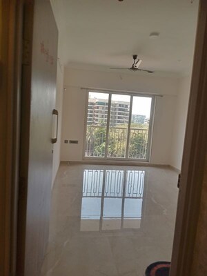 Room in 2 BHK Apartment at Crescent Silverwoods, Powai – for Rent