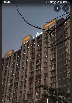 2 BHK + Study Room Apartment For Rent in Crescent Silverwoods