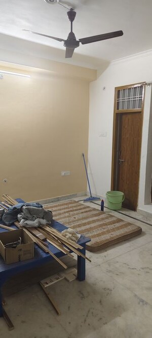 Room in 2 BHK Independent House at Gomti Nagar – for Rent