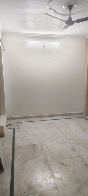 Room in 2 BHK Independent House at Gomti Nagar – for Rent