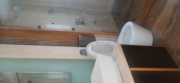 Bathroom, hiranandani-adalia-a 3.5 Bedroom 2150 Sq.Ft. Apartment In Powai Mumbai 10277324