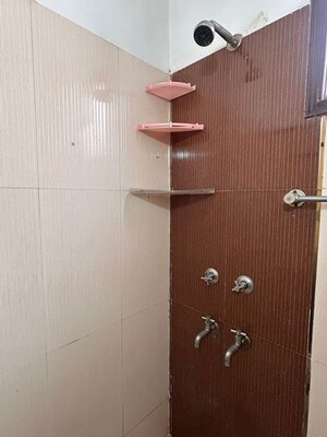 Furnished Amenities in 3 BHK Builder Floor at East Of Kailash – for Rent