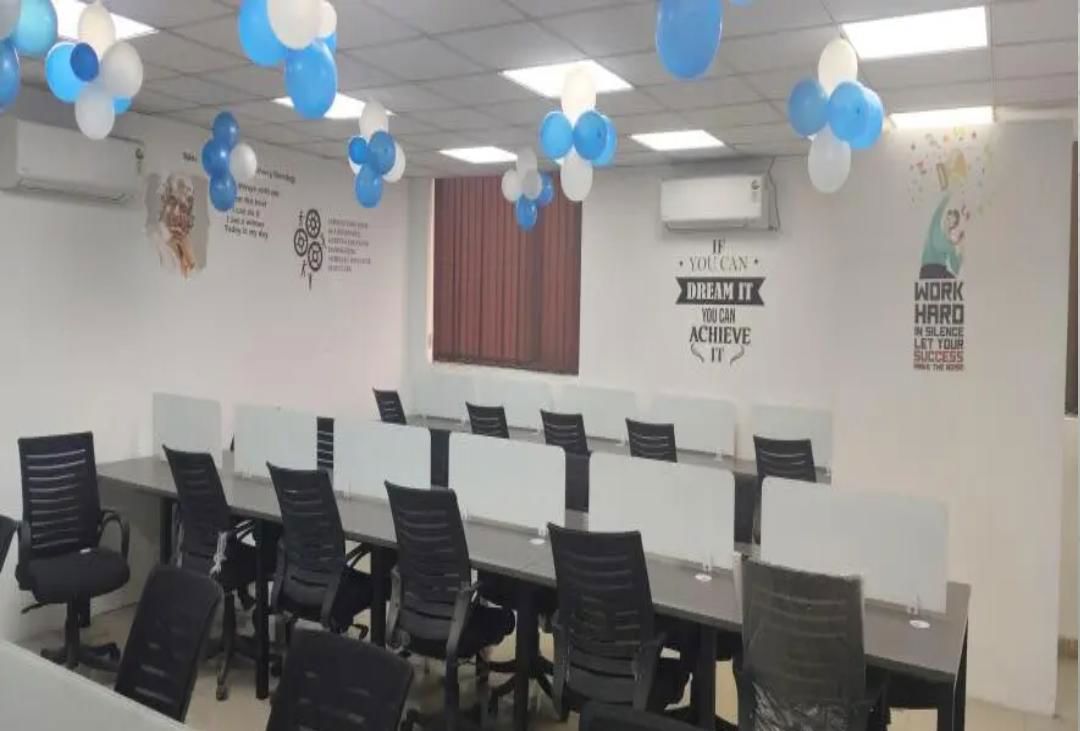 Office Space For Rent in Gundecha Onclave