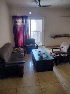 4 BHK + Pooja Room,Servant Room,Study Room,Extra Room,Basement,Store Room Builder Floor For Rent in Gaur Yamuna City 16th Park View