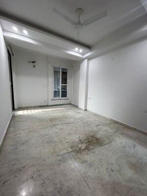 Room in 3 BHK Apartment at Chattarpur – for Rent