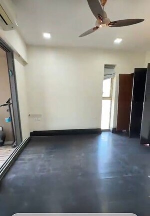 Room in 3 BHK Apartment at Sion – for Rent