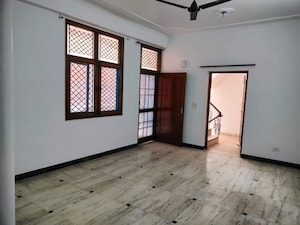 Room in 4 BHK Builder Floor at Greater Kailash I – for Rent