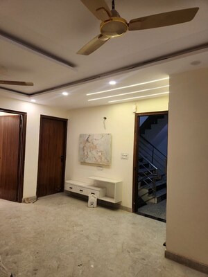 Bedroom in 3 BHK Builder Floor at Sector 88 – for Rent