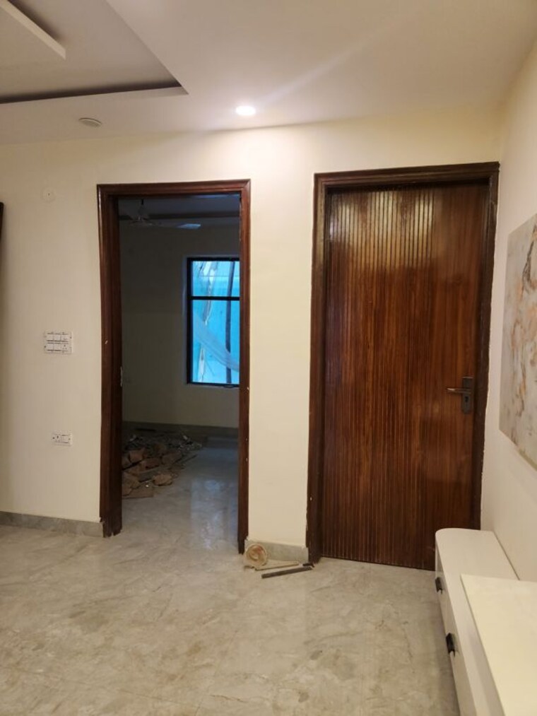 Room, sector 88 3 Bedroom 250 Sq.Yd. Builder Floor In Sector 88 Faridabad 10277397