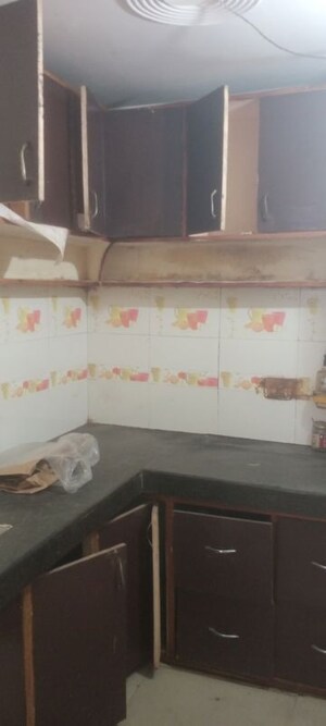 Furnished Amenities in 2 BHK Builder Floor at Dwarka Mor – for Sale