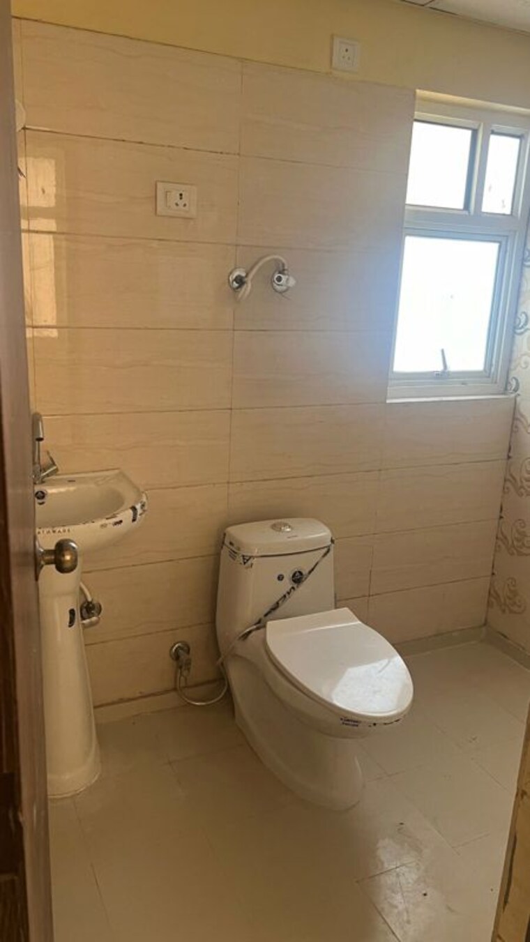Bathroom, eureka-diya-green-city 2 Bedroom 968 Sq.Ft. Apartment In Raj Nagar Extension Ghaziabad 10277417