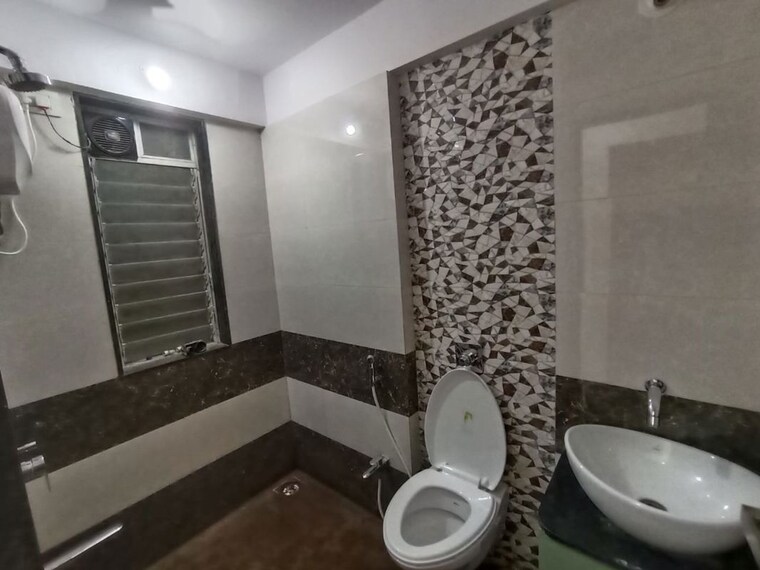 Bathroom, charai Pg For Girls In Charai 10277420