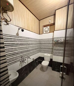 Washroom in 3 BHK Apartment at Omaxe Waterscapes, Gomti Nagar – for Rent