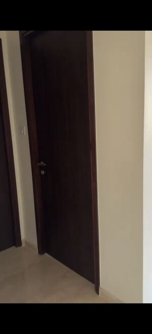 Building Lobby in 2 BHK Apartment at Kalpataru Elitus, Mulund West – for Rent