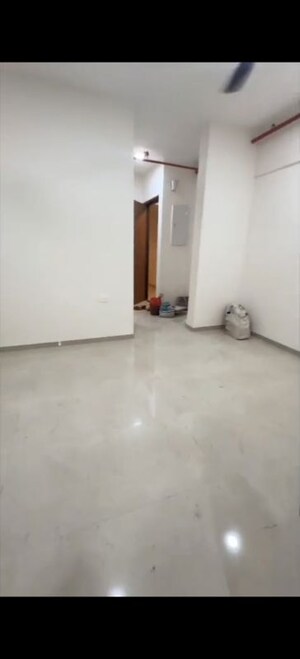 Room in 2 BHK Apartment at Piramal Vaikunth, Balkum Pada – for Rent