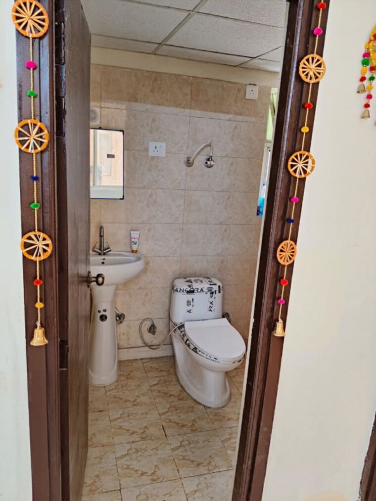 Bathroom, eureka-diya-green-city 2.5 Bedroom 1110 Sq.Ft. Apartment In Raj Nagar Extension Ghaziabad 10277454